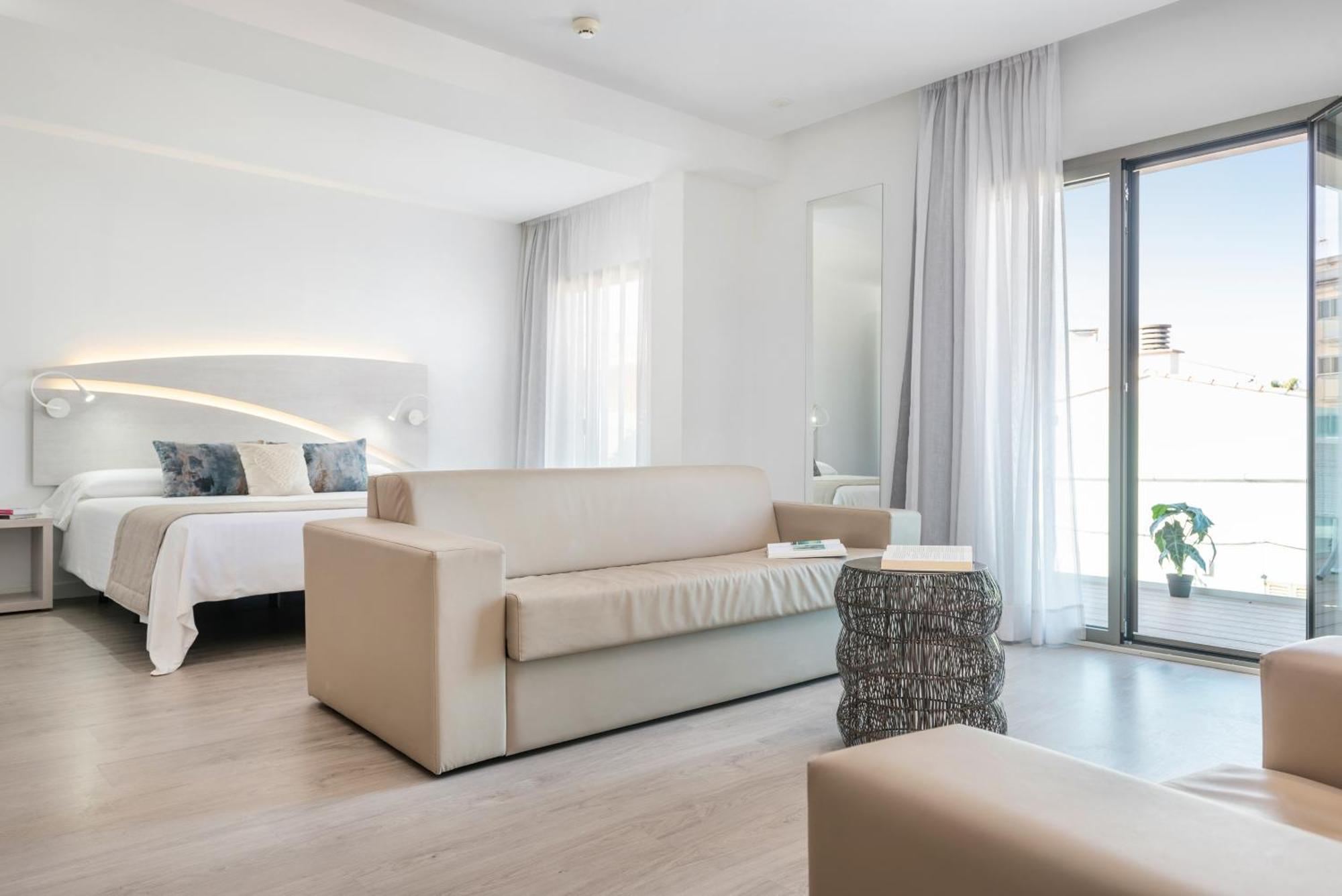 Llaut Boutique Hotel (Adults Only) Can Picafort  Ruang foto