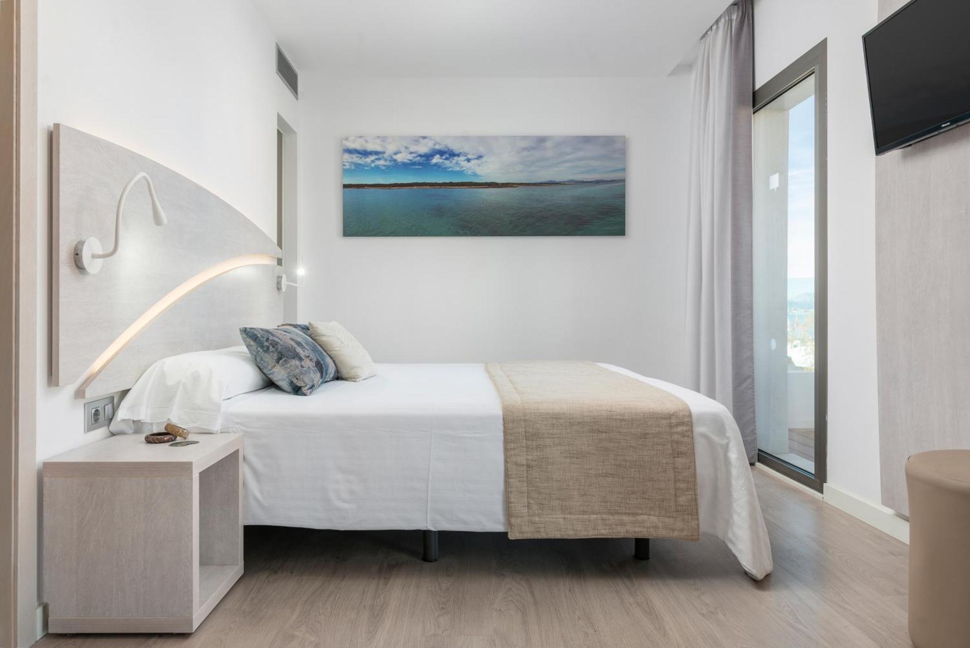 Llaut Boutique Hotel (Adults Only) Can Picafort  Ruang foto