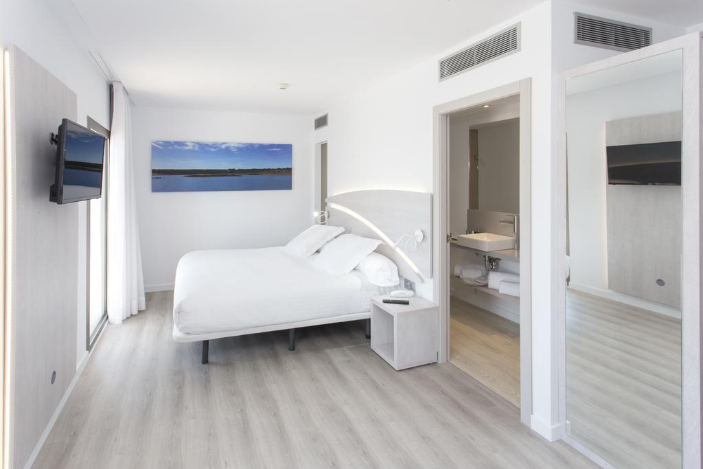 Llaut Boutique Hotel (Adults Only) Can Picafort  Bagian luar foto
